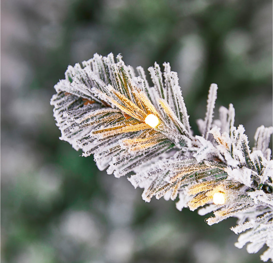 Snowy Oxford Pine: Prelit 180cm Christmas Tree